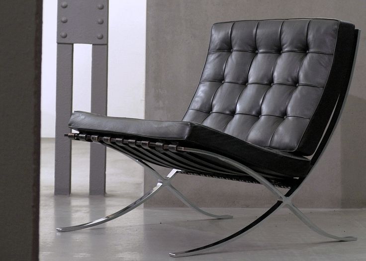 The Barcelona chair by Ludwig Mies van der Rohe. | Möbeldesign .