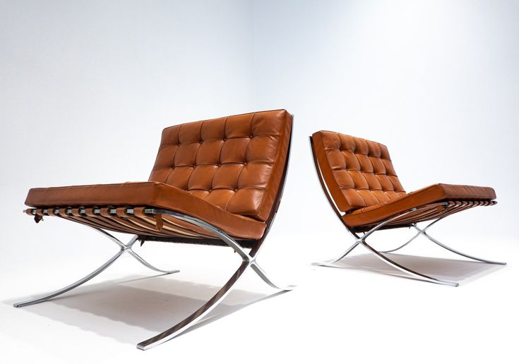 Listed on VNTG.com: 1960's Pair of Cognac Leather Barcelona Chairs .
