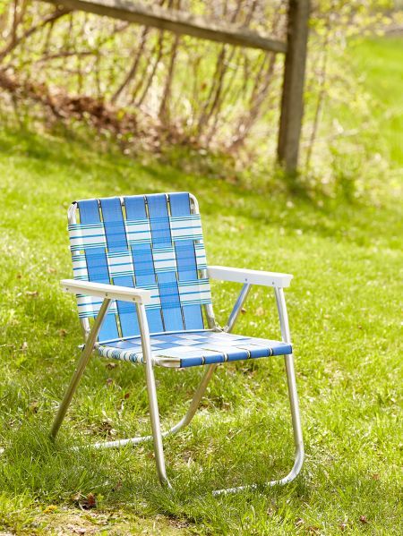 Classic Webbed Folding Lawn Chair | Lawn chairs, Picnic chairs, Cha