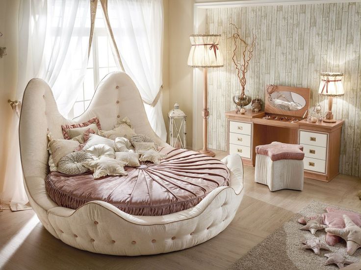 Kick It Up A Notch - Decorating With Round Beds | Bedroom .