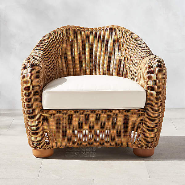 Bacio Modern Rattan Outdoor Lounge Chair with Ivory Sunbrella .