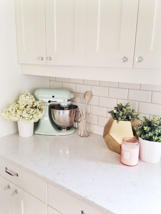 10 Ways to Style Your Kitchen Counter Like a Pro - Decoholic .