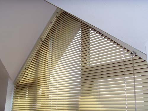 1 1/2" Triangle Horizontal Blind | Blinds for windows, Wooden .