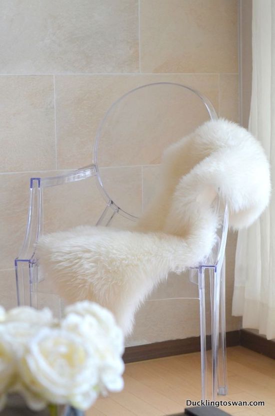 15 Gorgeous Ghost Chairs | Acrylic chair, Clear desk chair .