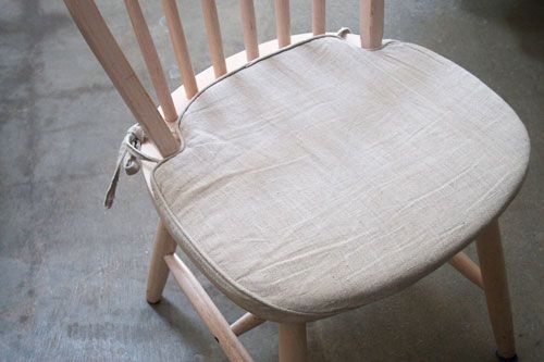 DIY Linen Seat Cushion - the thread | Diy chair cushions, Kitchen .