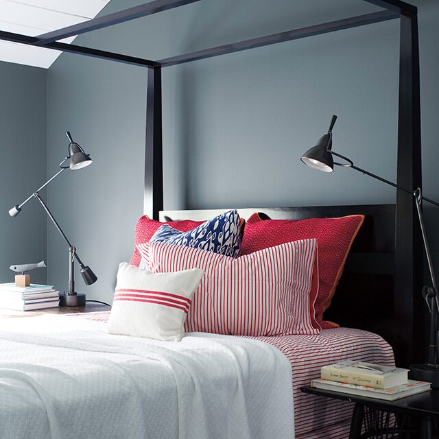 7 Relaxing Bedroom Paint Colors | Benjamin Moo