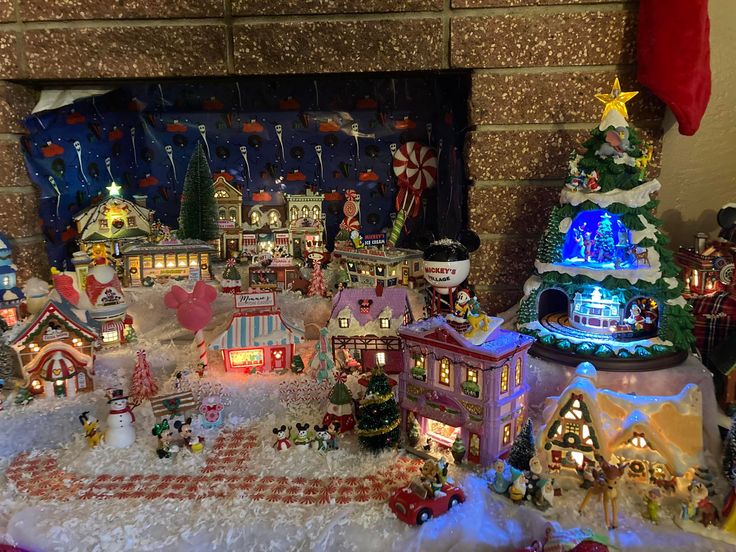 Pin by Tracey McKie on Christmas Village | Christmas village sets .