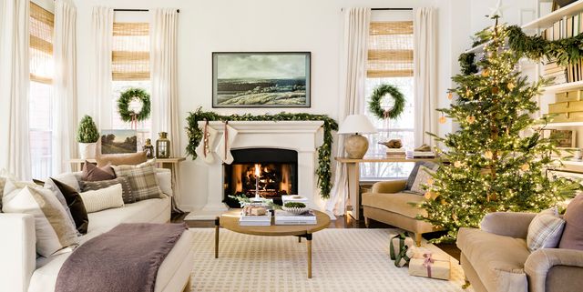 35+ Best Christmas Living Room Decor Ideas - Holiday Decorati