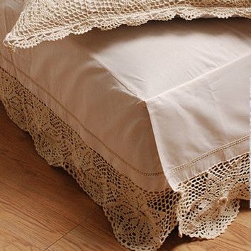 American Mills Crochet Bed Skirt | Shabby chic bedrooms, Bedskirt .