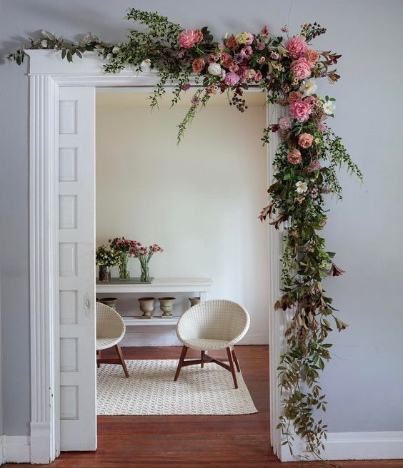 17 Fun Ideas To Celebrate Spring With Flower Decor - HomelySmart .
