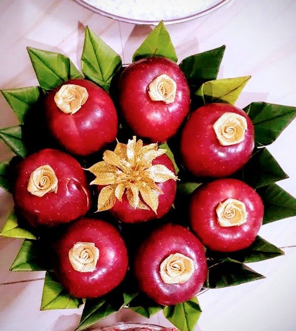 Apple decoration idea | Coconut decoration, Leaf decor wedding .