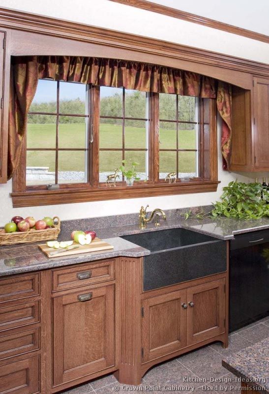 Country Kitchen Sink. Nice look | Kitchen window design, Country .