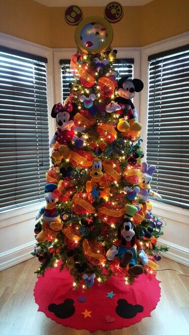 Mickey ClubHouse Christmas Tree | Christmas tree themes, Mickey .