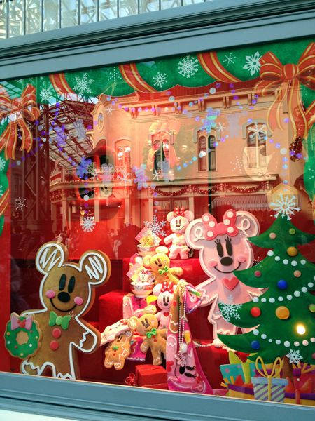 Disney Christmas | Disney christmas decorations, Disney christmas .