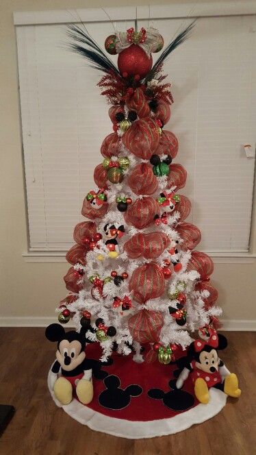Mickey mouse Christmas tree … | Mickey mouse christmas tree .