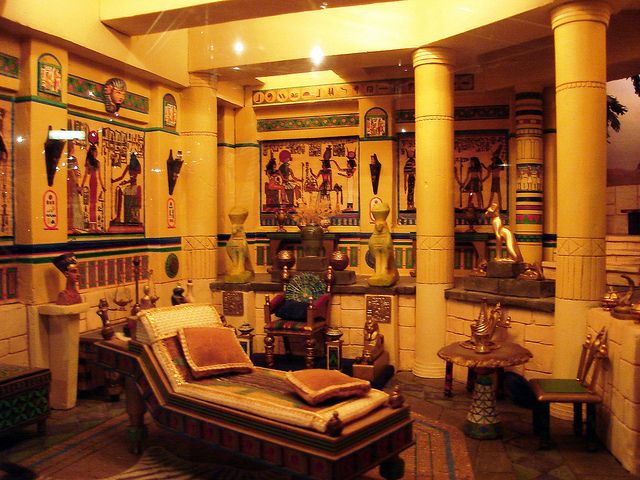 A room in ancient Egypt | Egyptian home decor, Egyptian bedroom .