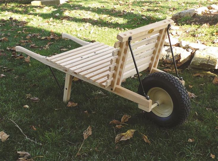 Amish Open Wheelbarrow with Pneumatic Tire and Slats - Large .