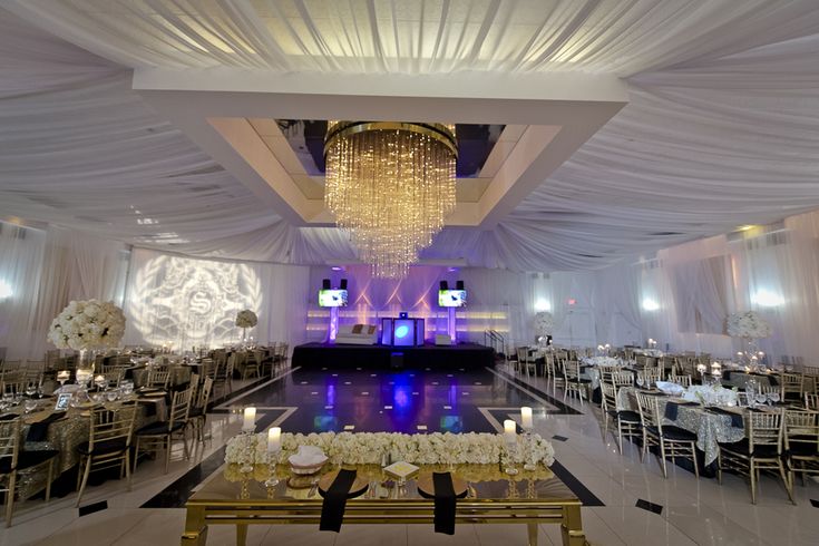 A Lavish Ivory, Black & Gold Wedding in Flordia - The Coordinated .