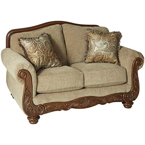 Get traditional sofas to enhance your country home .
