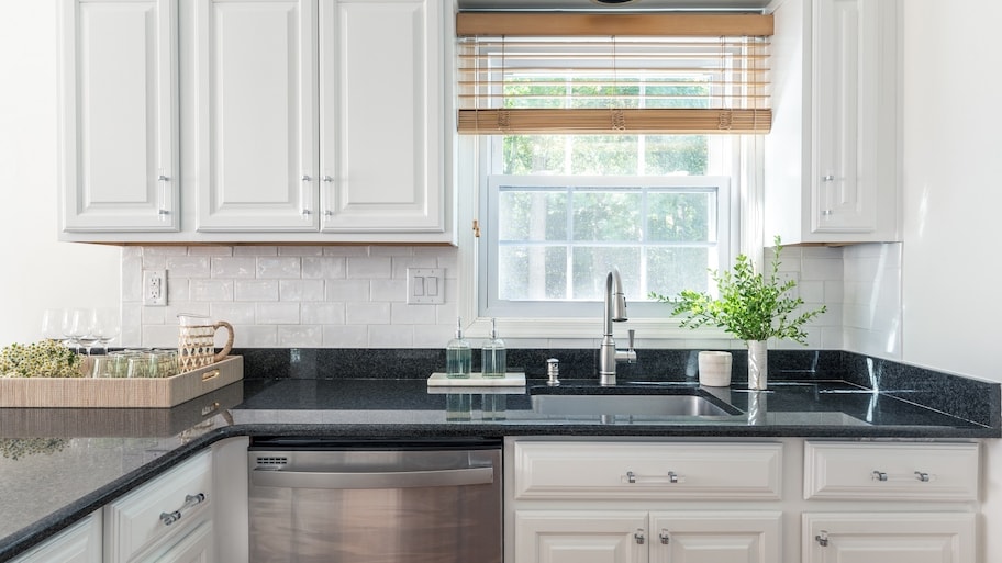 Get a new look to your old kitchen with a great renovation plan