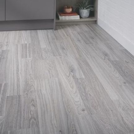 Professional Grey Oak laminate flooring | Rustic laminate flooring .