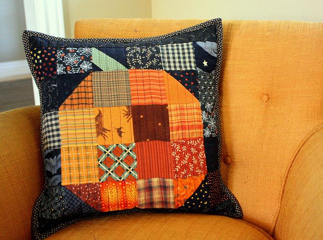 halloween patchwork-001 | Halloween pillows, Fall quilts .