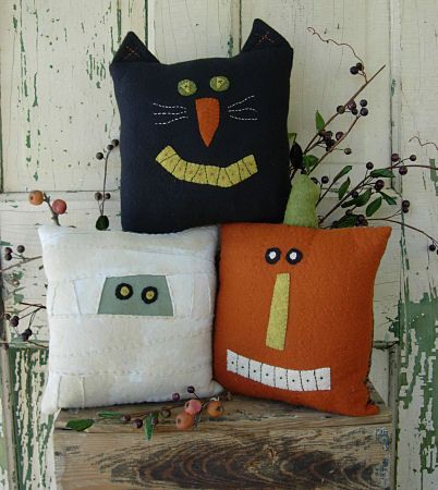 pillows | Halloween pillows, Halloween crafts, Halloween hac