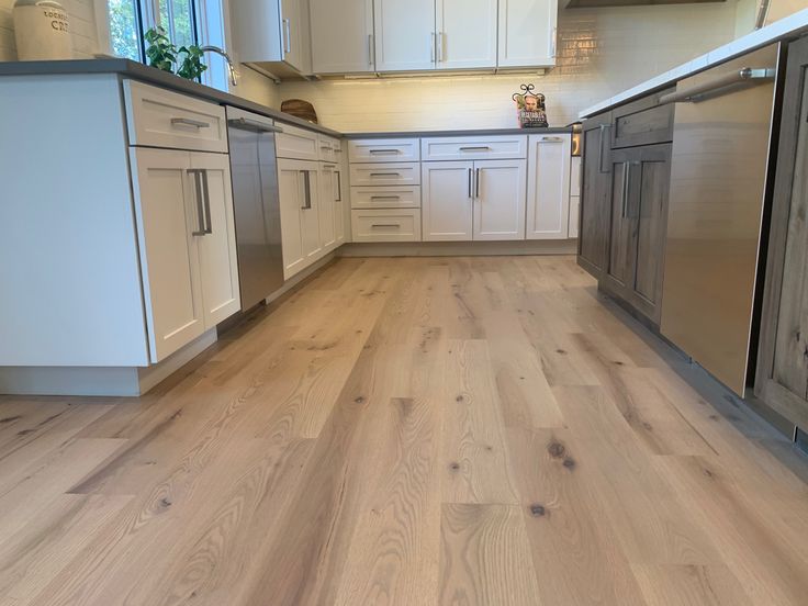 Country white and weathered oak stain | Red oak hardwood floors .