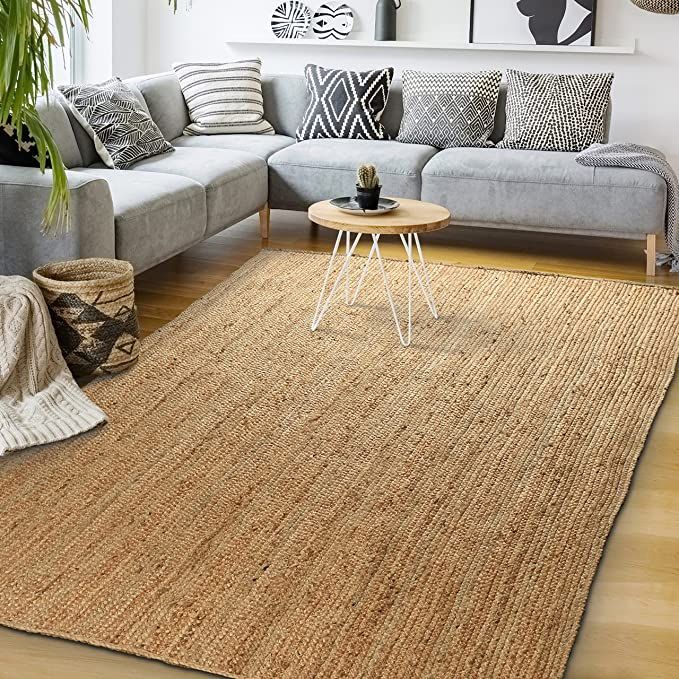 Signature Loom Handcrafted Farmhouse Jute Accent Rug (6 ft x 9 ft .
