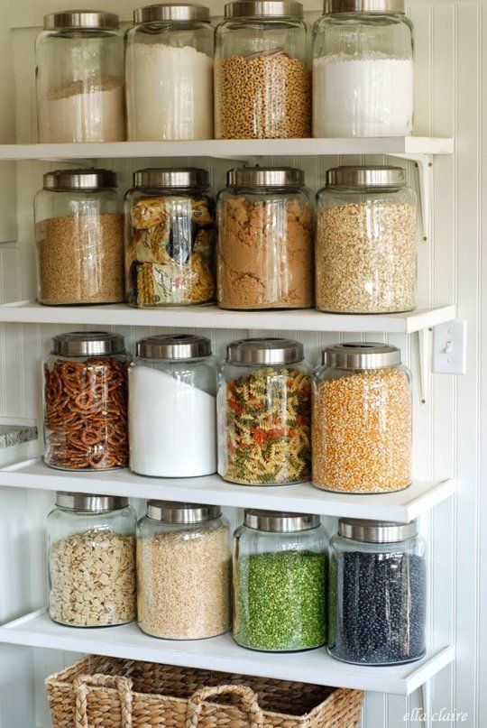 10 Inspiring Kitchens Organized with Glass Jars | Spring cleaning .