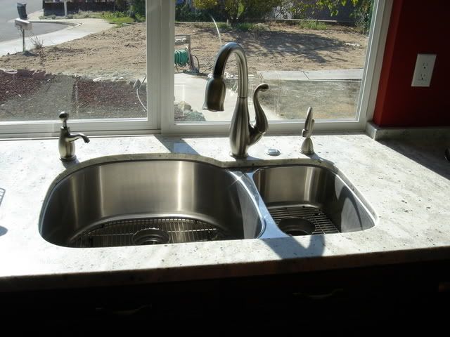 Sinks not centered under a window? - Kitchens Forum - GardenWeb .