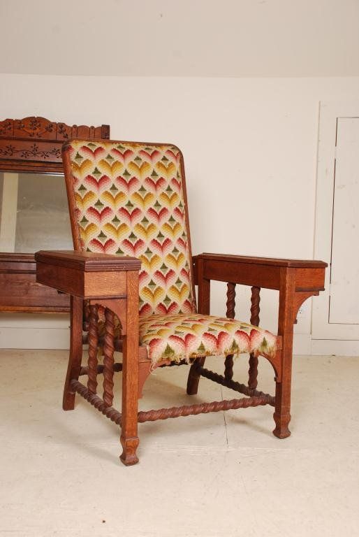 Oak Morris Chair : Lot 740 | Morris chair, Chair, Vintage chai
