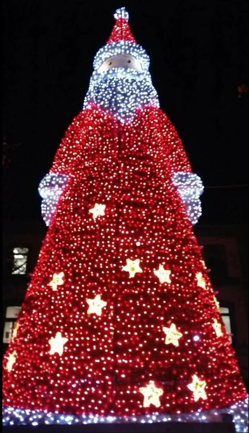 Large outdoor Santa Claus Christmas Tree. | Outdoor christmas tree .