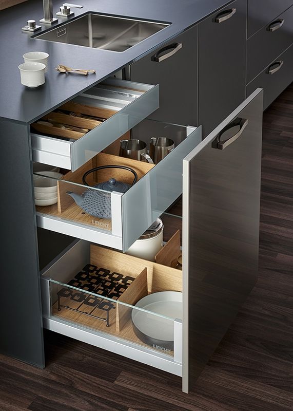 Inners and Accessories for kitchen doors and drawers — LEICHT .