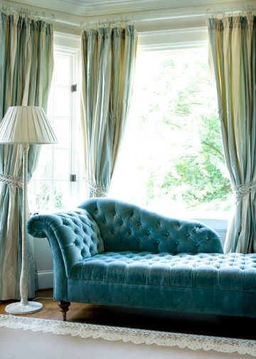Turquoise Chaise Lounge | Традиционная спальня, Софа в спальне .