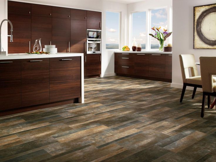 Open-Plan Contemporary Kitchen With Striking Wood Floor | Linoléum .