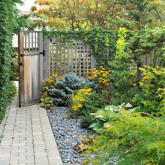 Turn Your Small Yard Into an Oasis with These Landscaping .