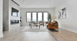 Modern Great Room | White oak laminate flooring, Great rooms .