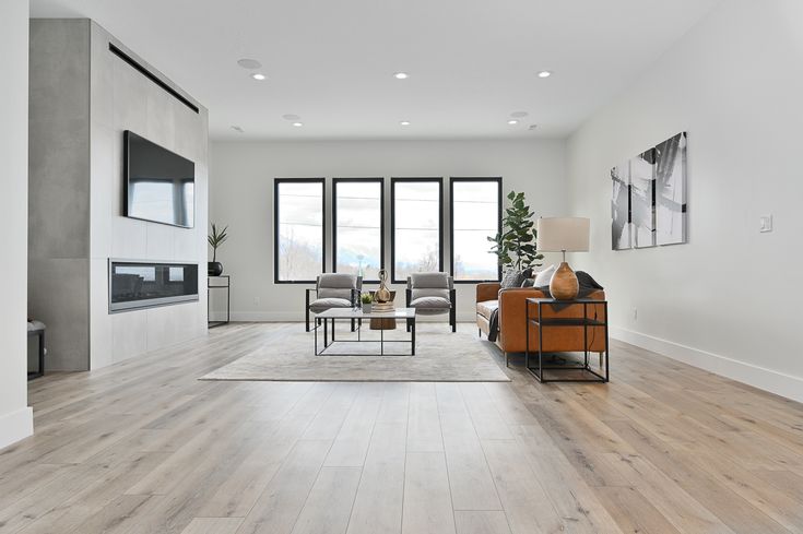 Modern Great Room | White oak laminate flooring, Great rooms .