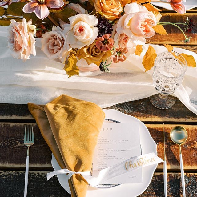 Rustic Romantic Fall Tablescape | Linen napkins wedding, 40th .