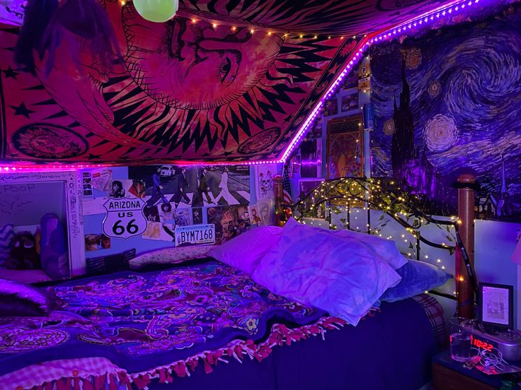 room #aesthetic #trippy #tapestry | Hippie room decor, Dreamy room .