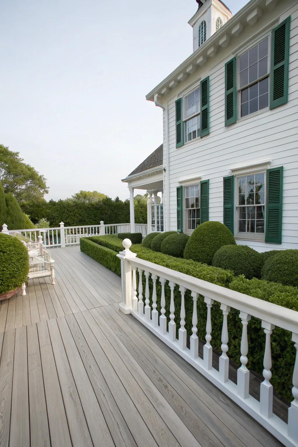 Colonial spindles add elegance to any deck setting.