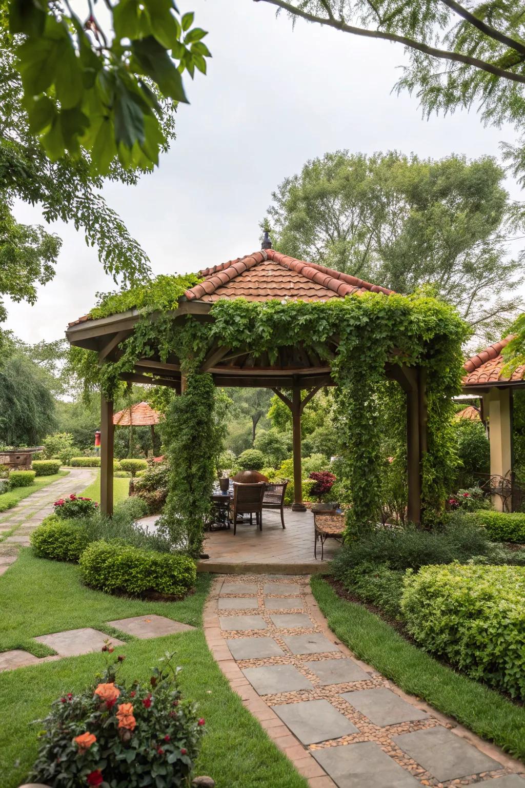 An inviting courtyard centered around a charming ramada.