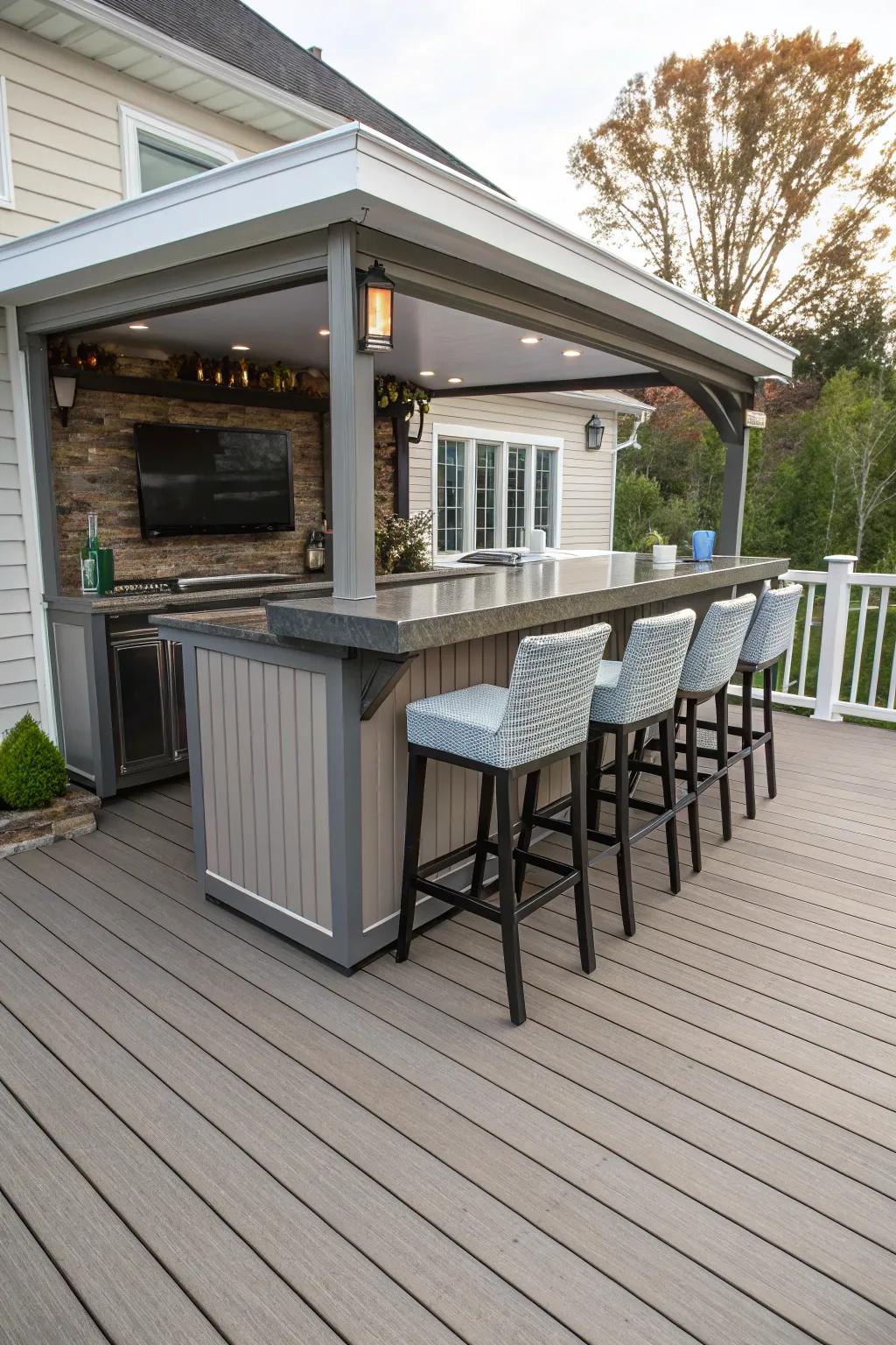 A built-in bar makes this deck a social hotspot.