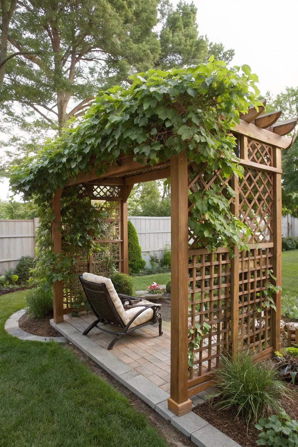 Versatile privacy with a free-standing trellis screen.
