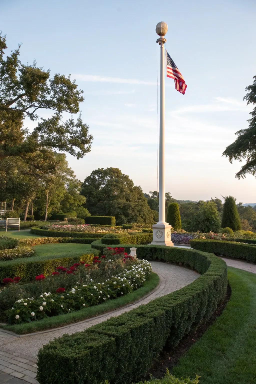 The classic ball topper brings a sophisticated touch to any flagpole.