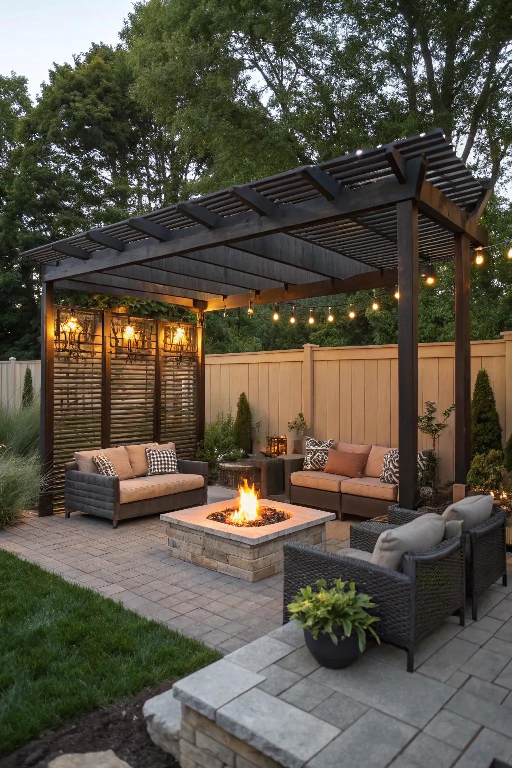 Privacy screens create an intimate atmosphere around your fire pit.