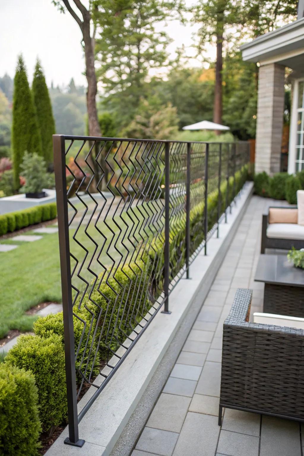 Make a statement with zigzag patterns in your rebar fence.