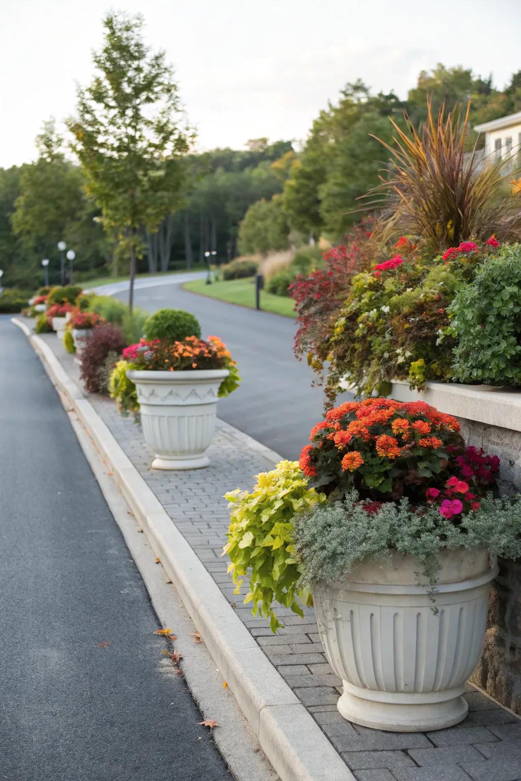 Seasonal plants ensure year-round freshness.