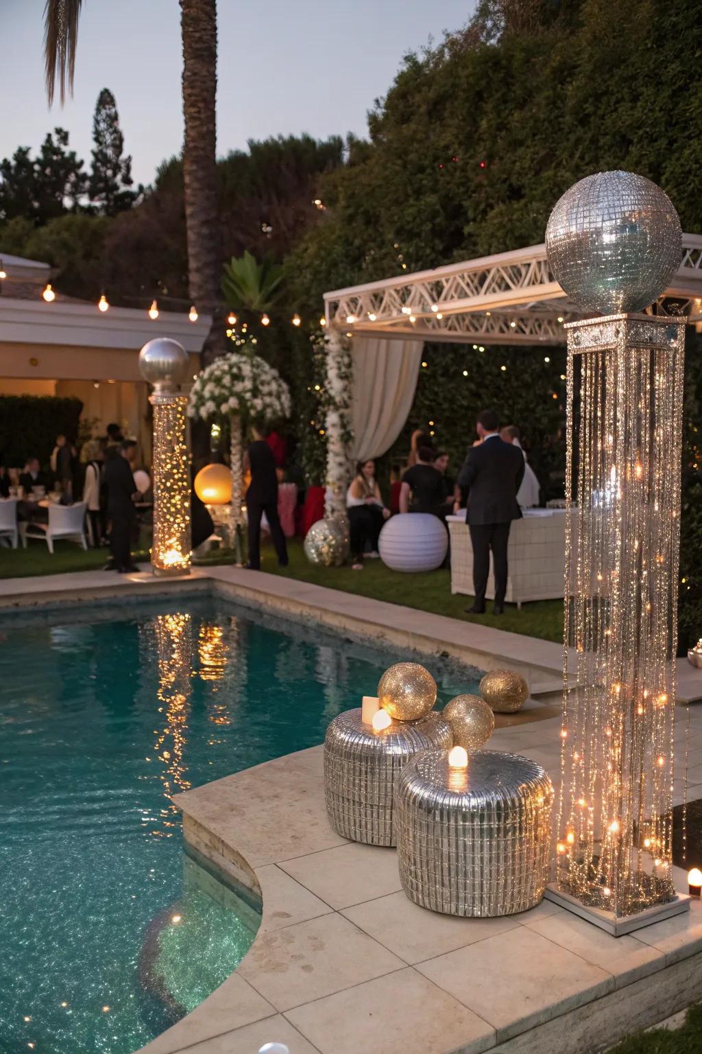 Add a glamorous glow to your party with shimmering metallic details.